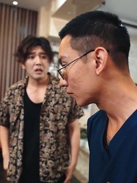 Thầy Mát Xa Mù Chinh Phục Nữ Tổng Tài Trong Ba Ngày