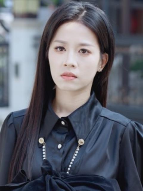 Tiểu Thư Báo Thù Sau Khi Thừa Kế Nghìn Tỷ